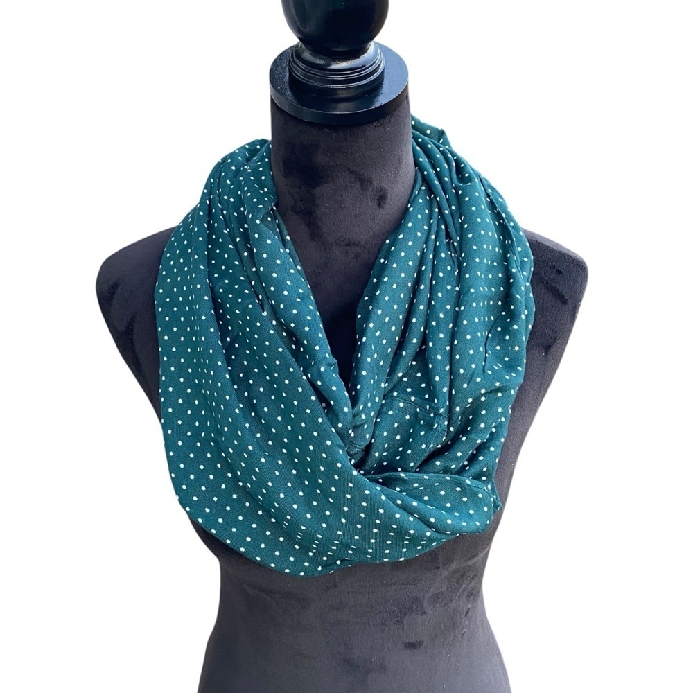 Loft Outlet Ladies‎ Green And White Polka Dot Infinity Scarf cozy boho